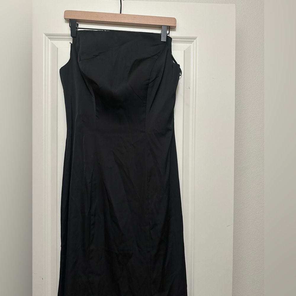 Rene Ruiz Collection Elegant Black Strapless Evening Gown - Picture 2 of 4